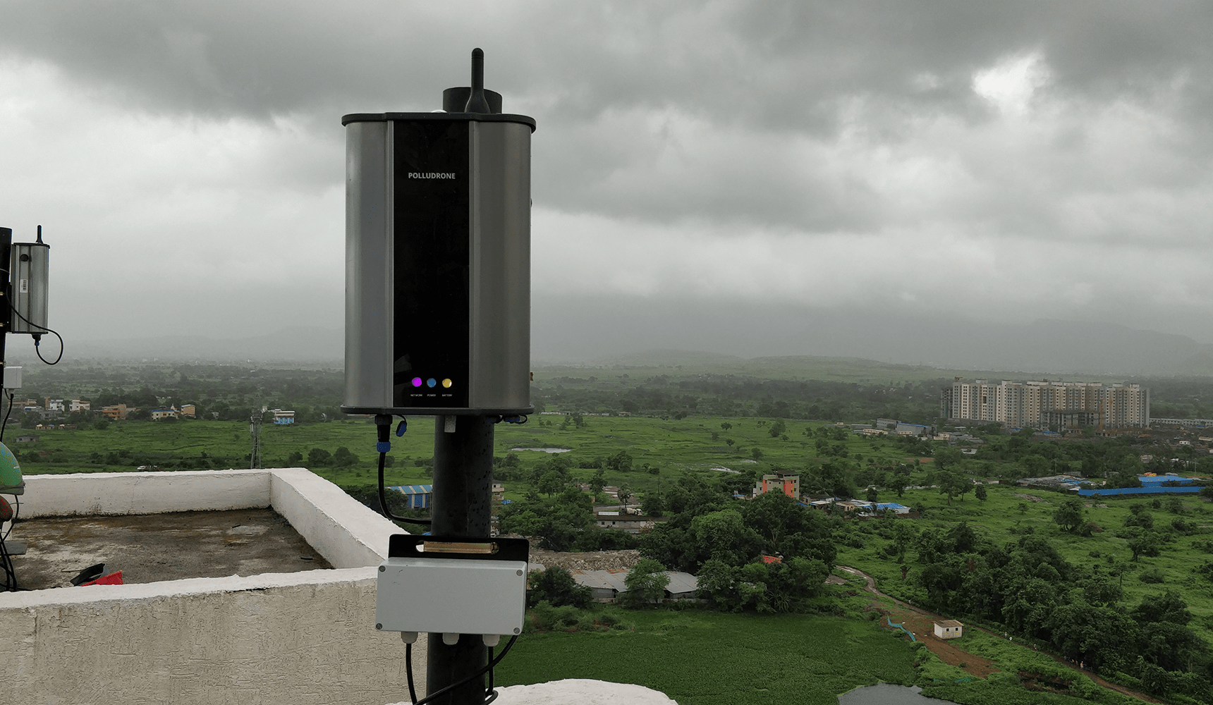 Oizom Air Monitoring System - Polludrone measures outdoor air quality along with its inbuilt Automatic Weather Station.